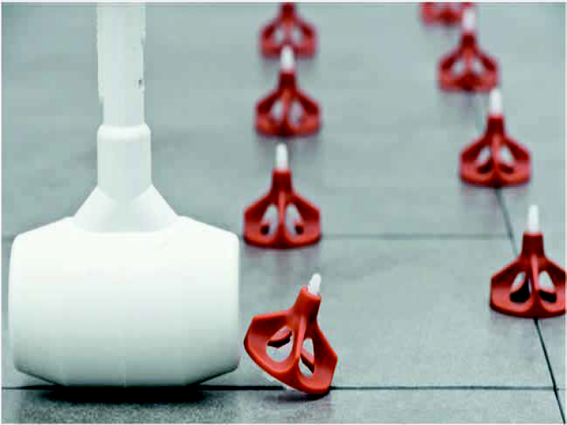 Martillo  de goma blanca O,500 / 1 KG Raimondi