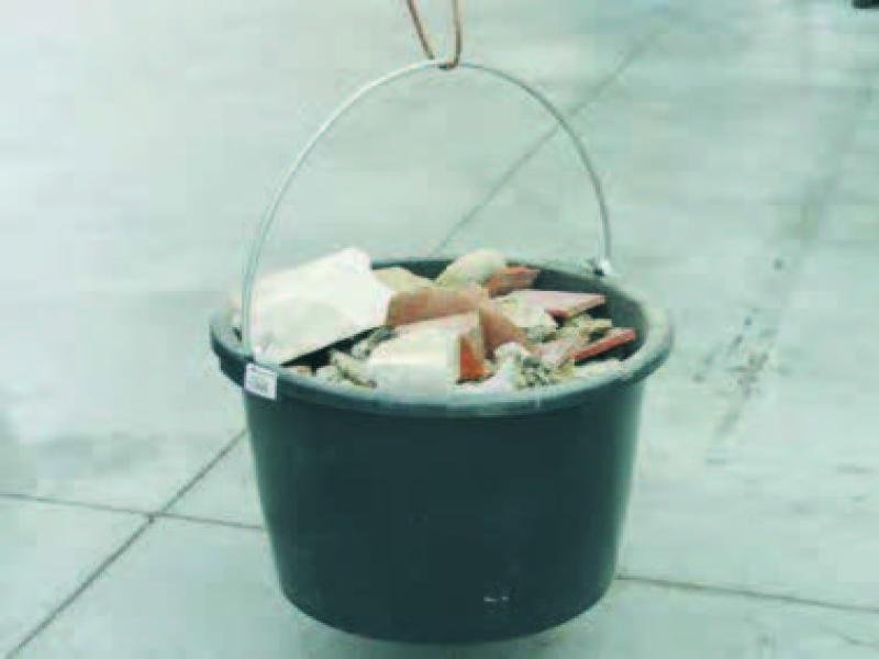 Cubo de 45 LT con mango de acero